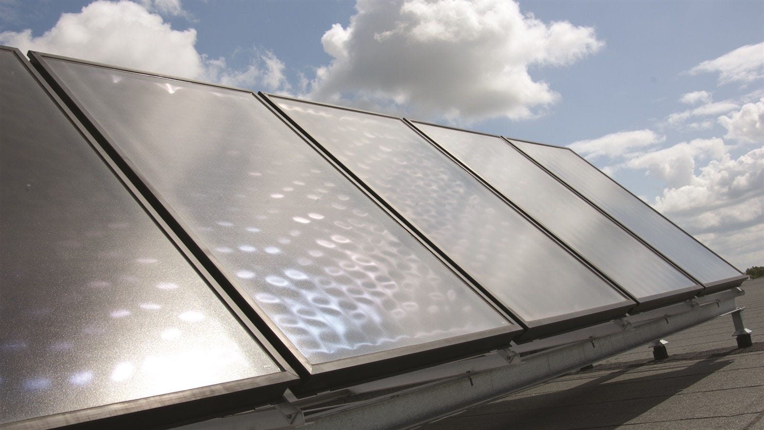 Solceller driver en Daikin-varmepumpe og leverer energieffektiv opvarmning af boligen