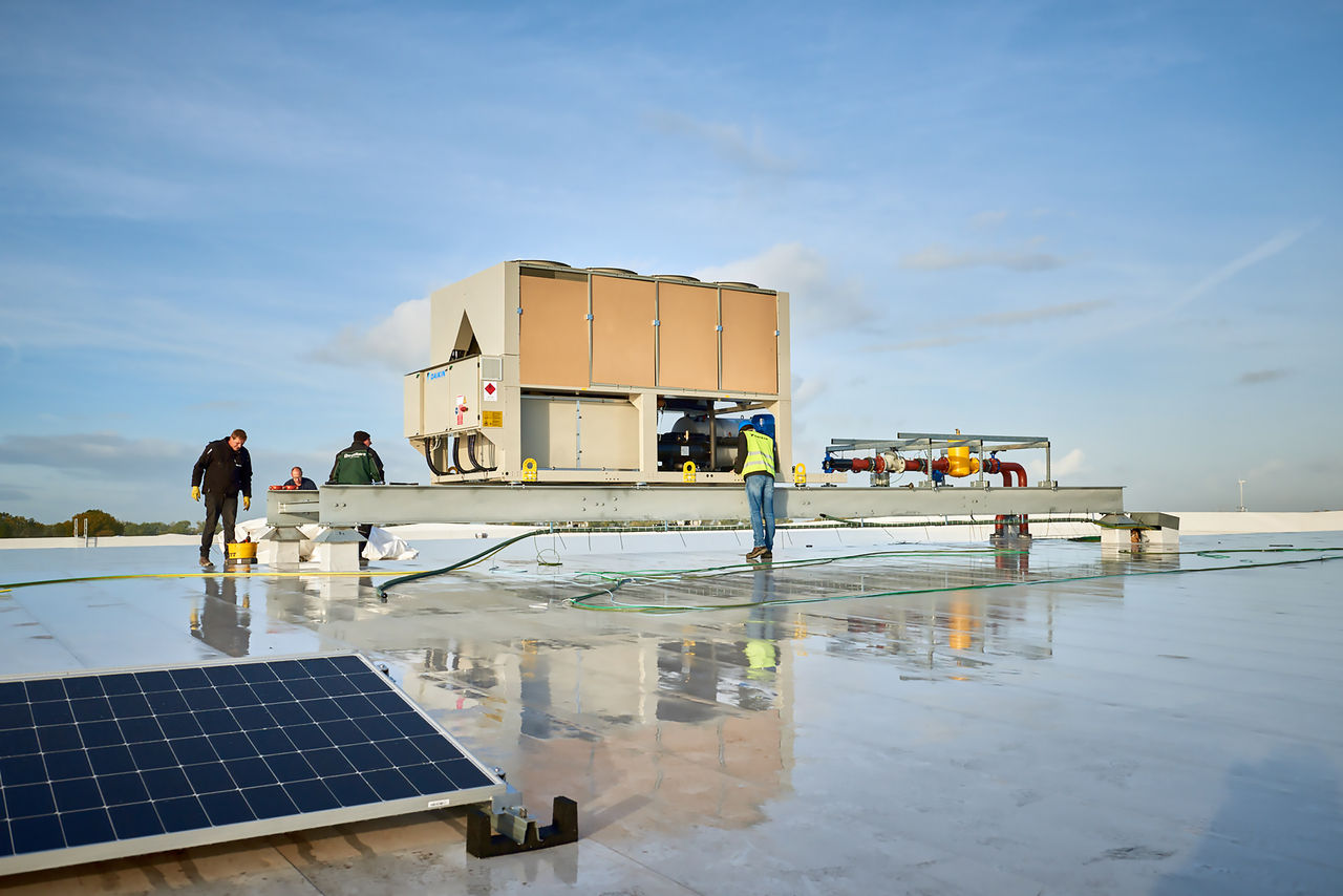 HVAC-enhed flyttes på taget